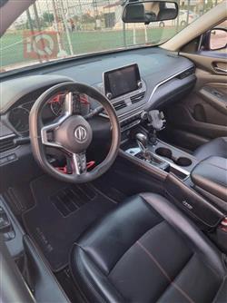 نيسان ألتيما